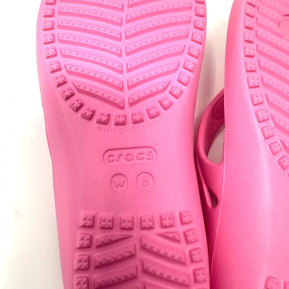 Crocs Size‎ 5 Flip Flops Pink Comfort Sandals Pool Shoes Beach Vacation - Picture 5 of 6